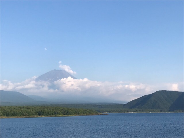 富士山と夕月