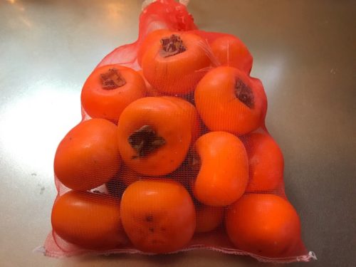 干し柿をつくる渋柿