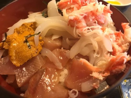 浜松市のかねまつの海鮮丼